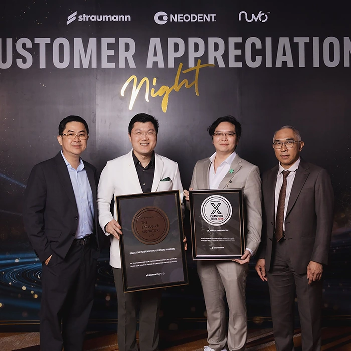 Straumann BLX และทีมทันตแพทย์รากเทียม